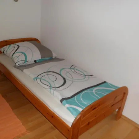 Stoeckl Gaby ראוריס